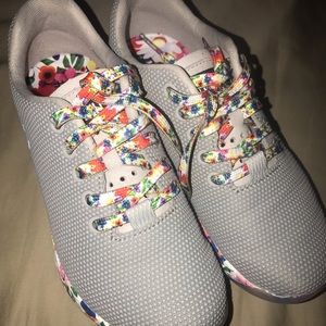 Nobull daisy sz 7